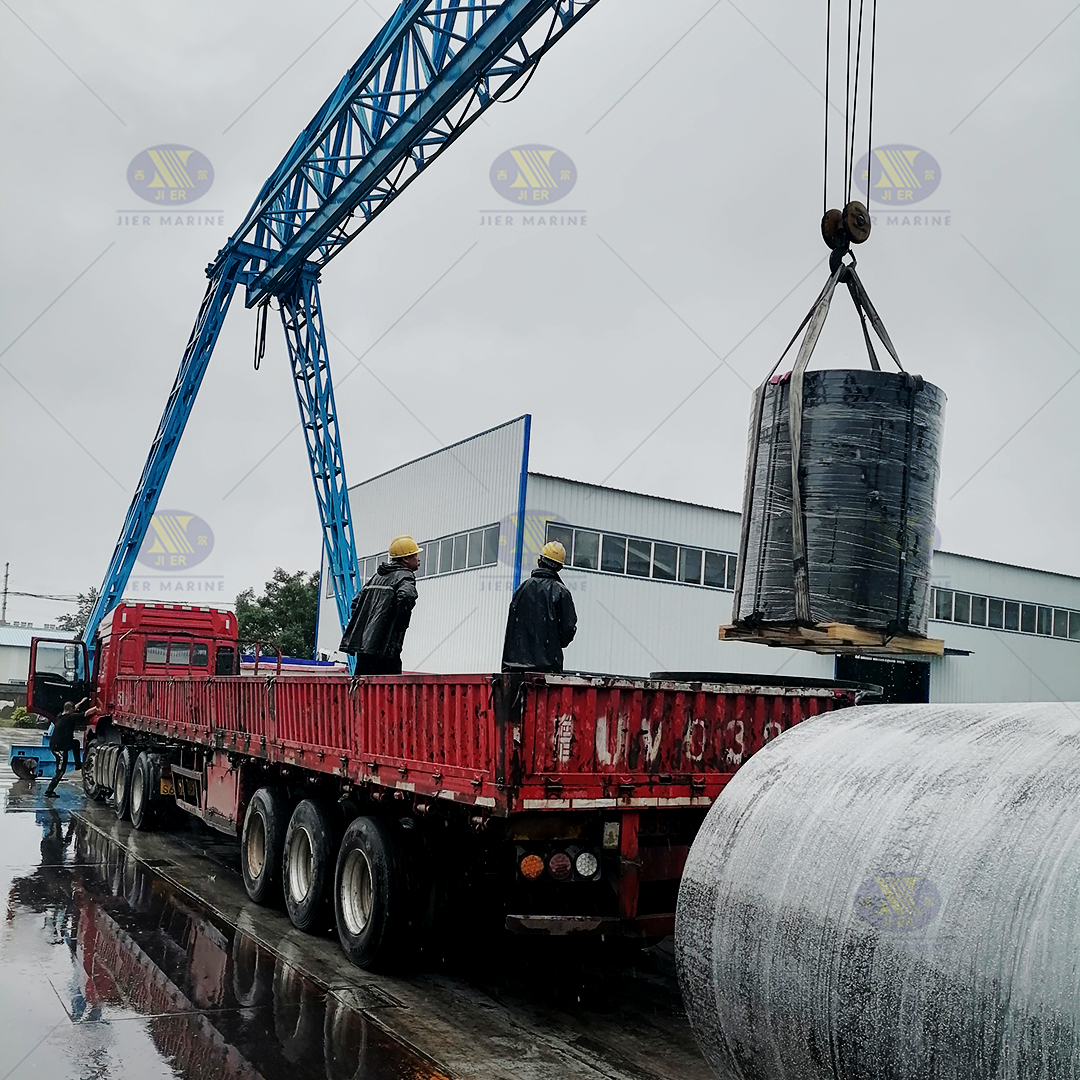 JIER Marine Cylindrical Fenders are ready for installation (7)