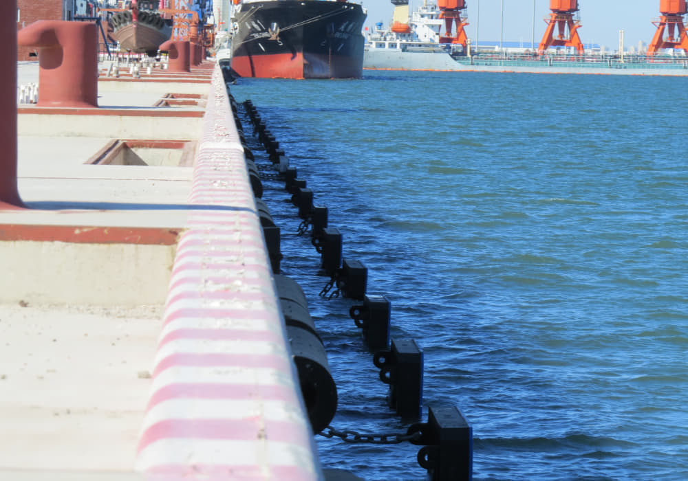 fender beside the dock-1000x700